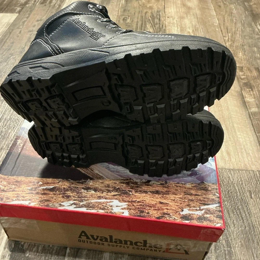 Avalanche Black Kid’s Outdoor Boots Size 2